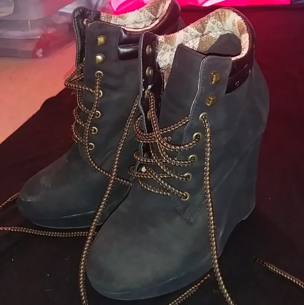 Wedge booties